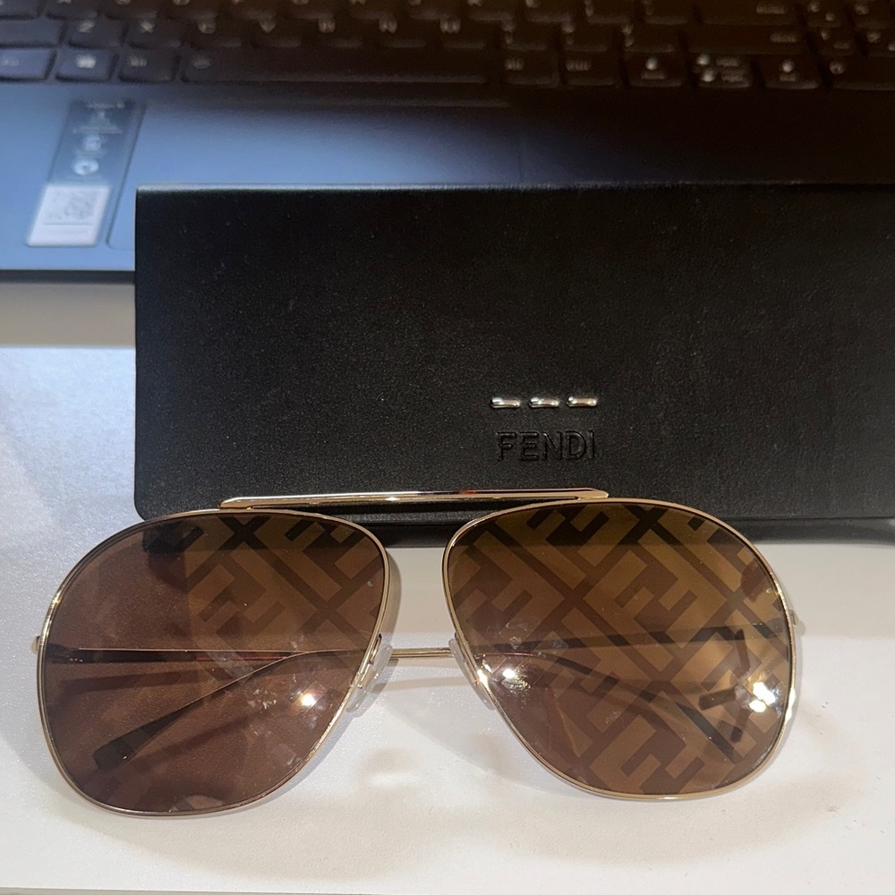 100% Authentic Fendi Aviator Sunglasses in Brown and Gold